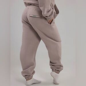 Comfrt Travel Essential Sweatpants
Bark XS